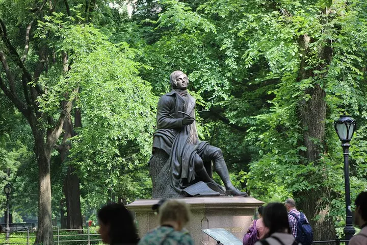 Central Park NYC Highlights Small-Group Bike Tour