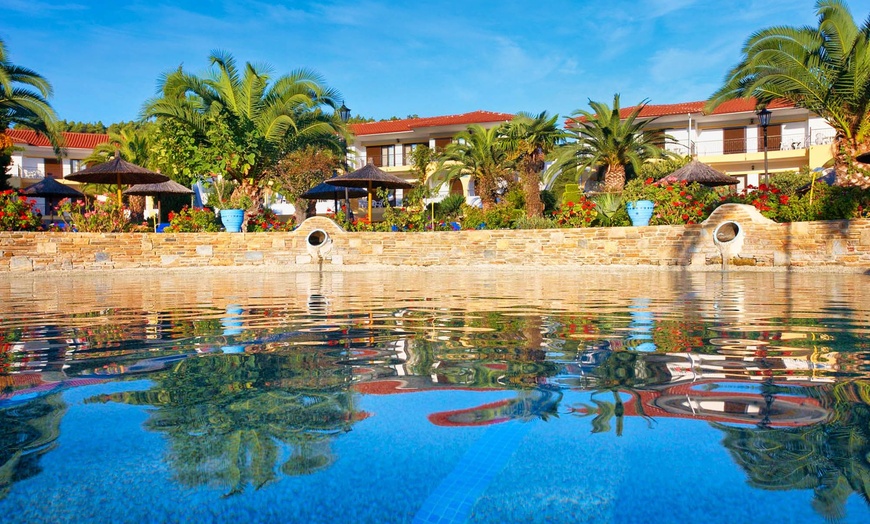 Image 3: ✈ CHALCIDIQUE | Kassandra - Ôclub Chrousso Village 4* - Tout inclus