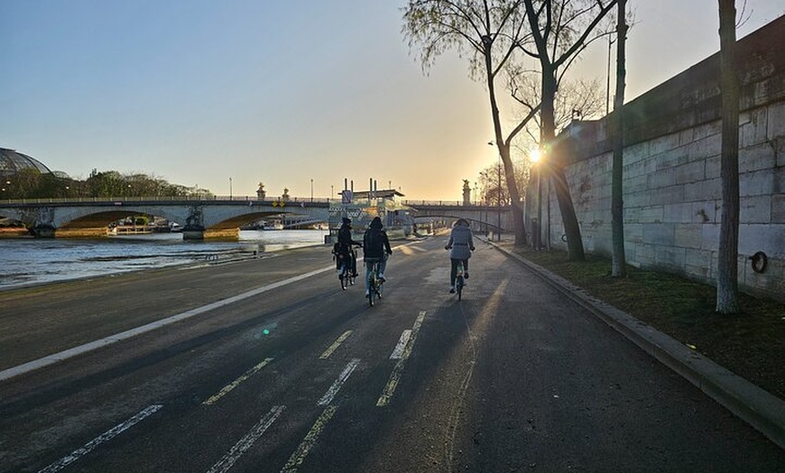 Image 15: Sunrise Biking Tour: Paris devant les foules