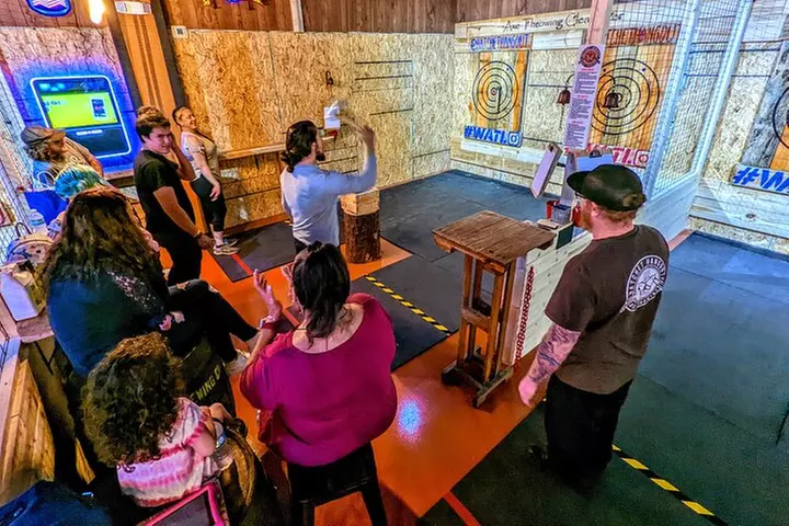 90 Minute Axe Throwing Guided Experience in Clearwater at Hatchet H...