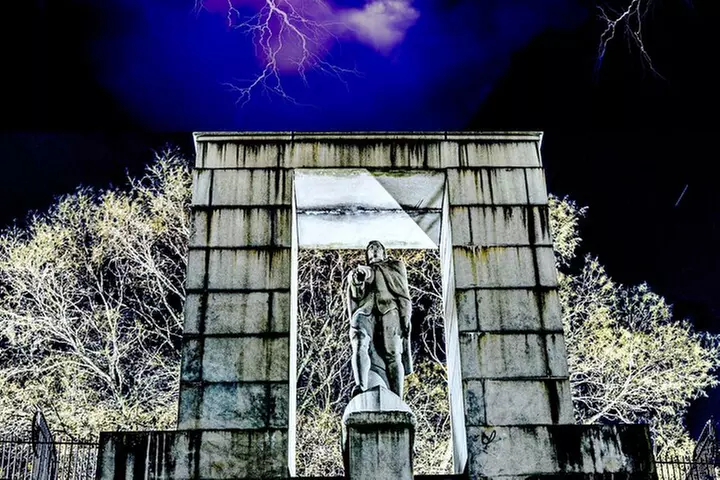 Providence Ghost Tours: Phantoms, Poltergeists, & Pestilence