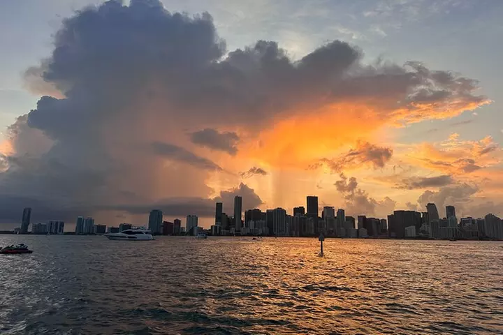 Explore Miami by Boat Rental