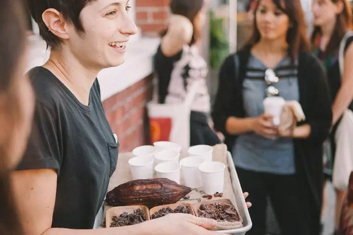 Chicago Favorites Ultimate Food and Walking Tour