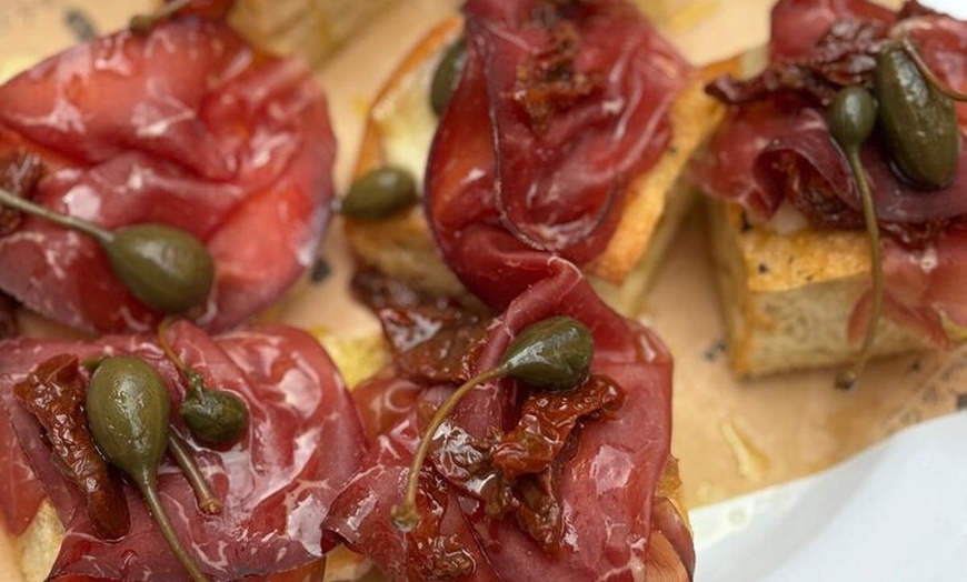 Image 5: Vino y Cultura Frigiliana Búsqueda del Tesoro