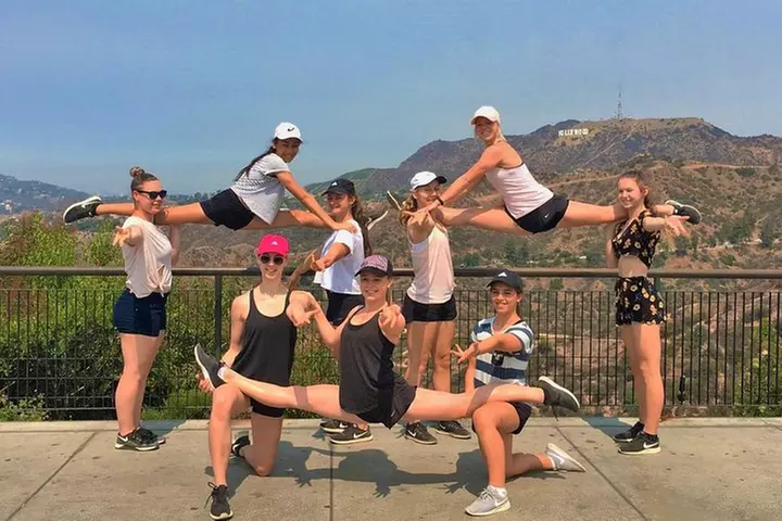 Hollywood Sign Hiking Tour to Griffith Observatory