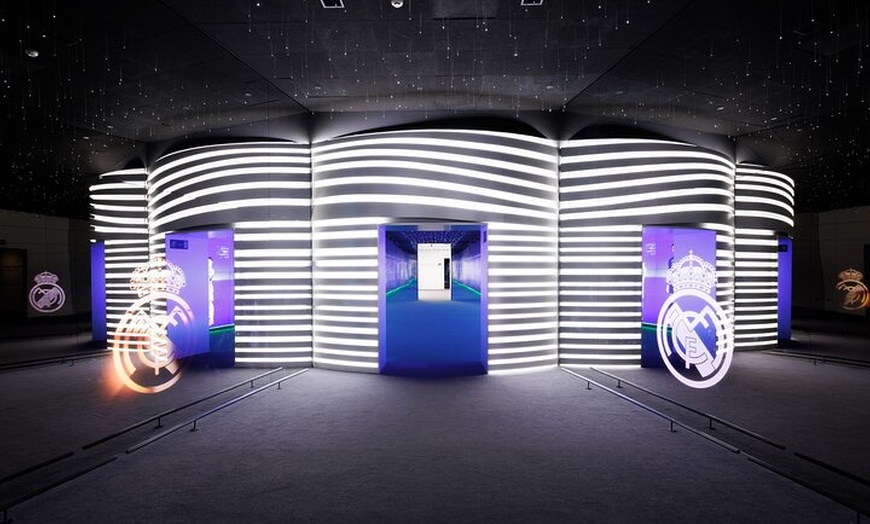 Image 3: Visita guiada para grupos pequeños en el estadio Santiago Bernabéu