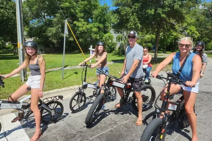 2-Hr, 45 Min Tour de Wilmington E-Bike Tour/Sightseeing/History