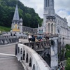 Image 9: Experimente Lourdes con un tour privado y un cómodo transporte