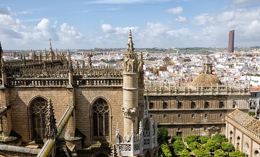 Image 6: Entrada Catedral de Sevilla y Giralda con Audioguía