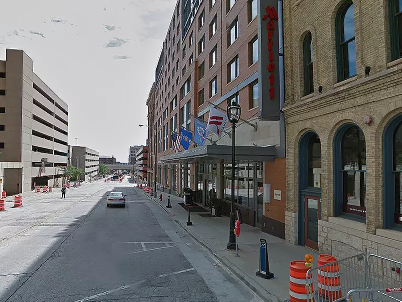 Parking at Milwaukee Marriott Downtown - Valet Kiosk