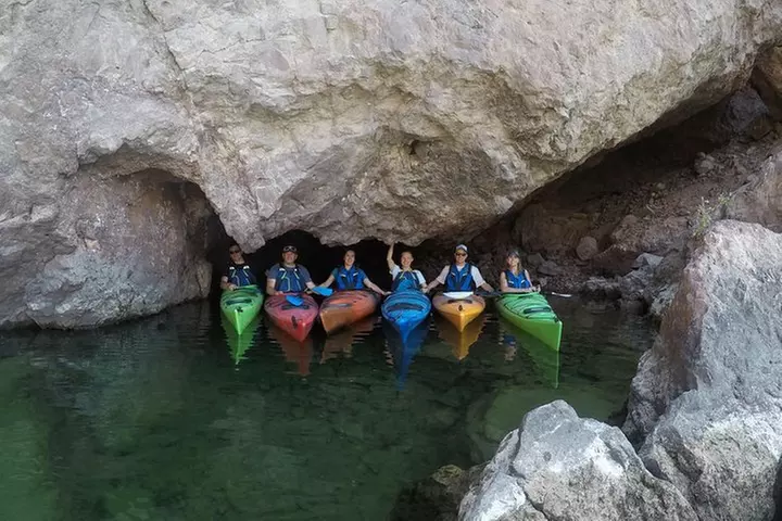 Self-Drive Emerald Cave Kayak Tour: Guided Willow Beach Paddle