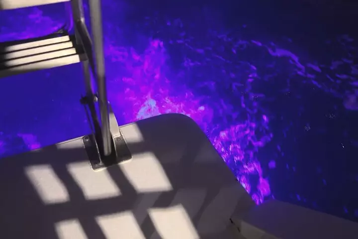 Waikiki to Diamondhead: Sunset BYOB Cruise