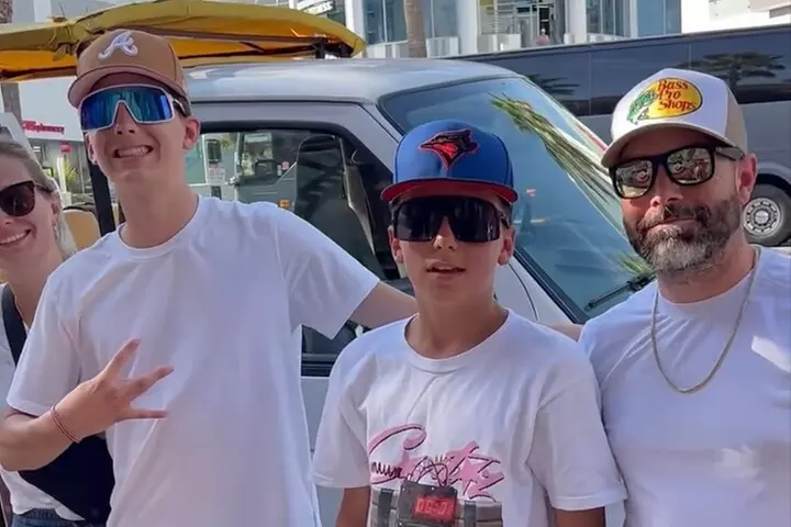 2-Hour Shared Celebrities Home Tours in Hollywood