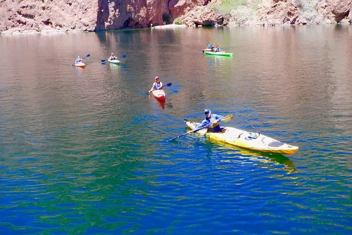 Self-Drive Emerald Cave Kayak Tour: Guided Willow Beach Paddle