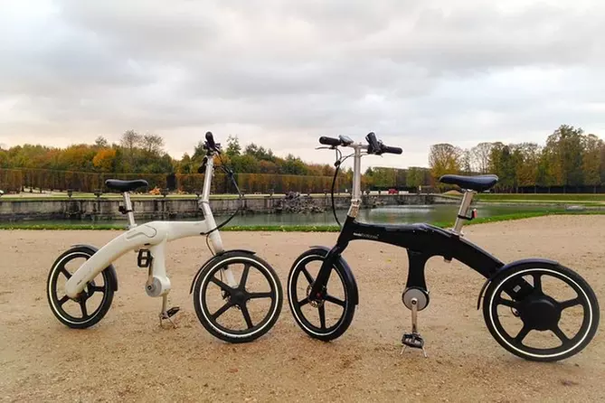 Location de vélos électriques à Versailles - Primary Image