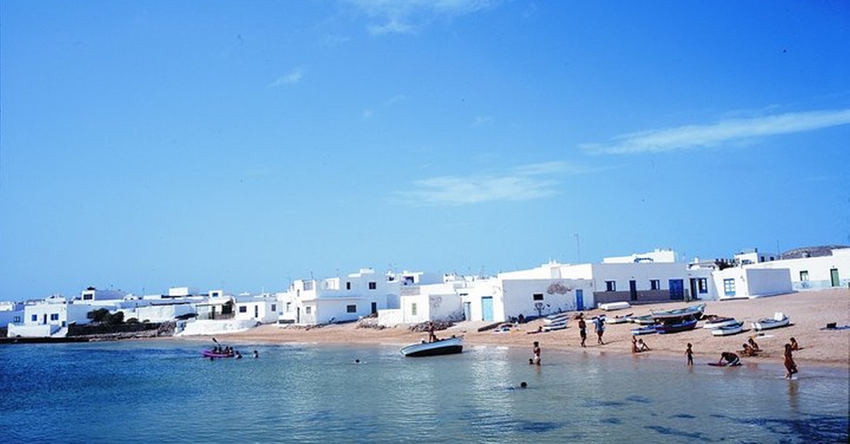 Billete de barco de ida y vuelta a La Graciosa desde Lanzarote