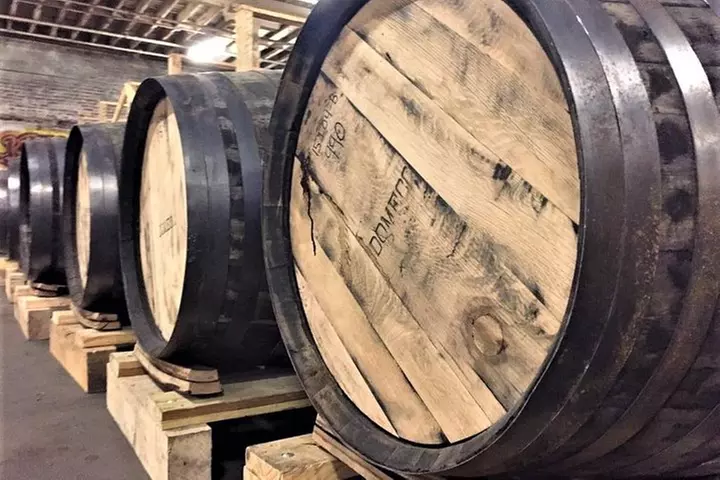 Tennessee Whiskey Experience: Bus Tour with 11+ Whiskey Tastings