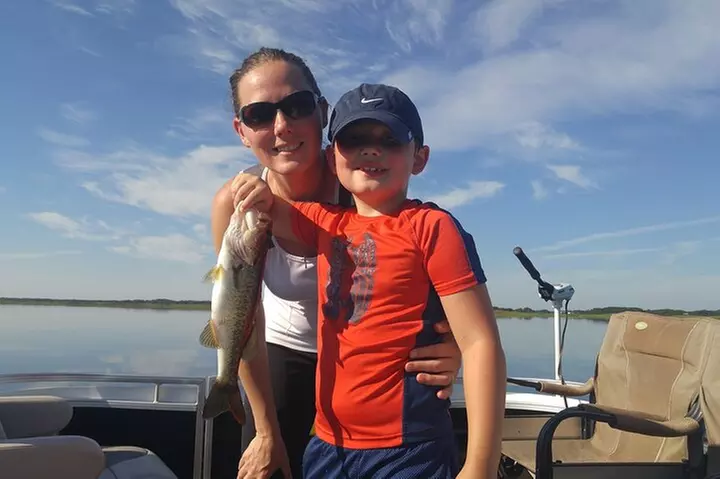 Private Pontoon Fishing Charter on Lake Tohopekaliga in FL