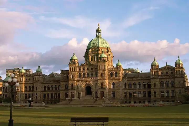 Victoria BC Ferry Mile Zero 1 Day City Tour from Vancouver