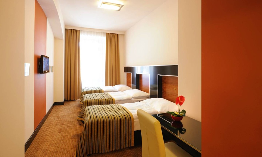 Image 5: ✈ THE CZECH REPUBLIC | Prague - Grand Majestic Plaza 4* - City break