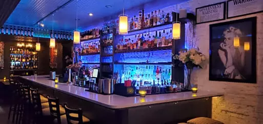 5% Cash Back at Aura Bar & Kitchen