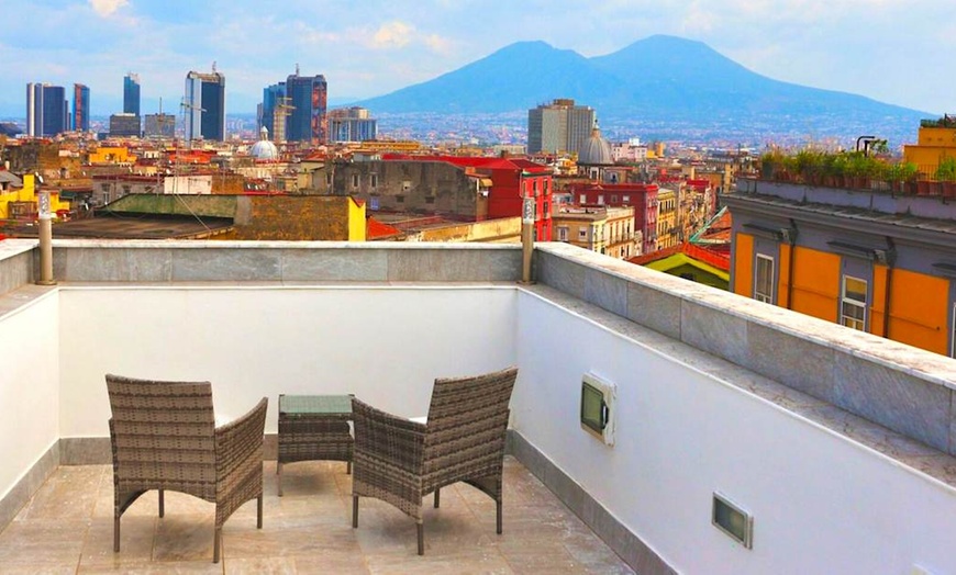 Image 1: ✈ ITALIE | Naples - Palazzo Settembrini 49 Apartments, 2 nuit - Déc...