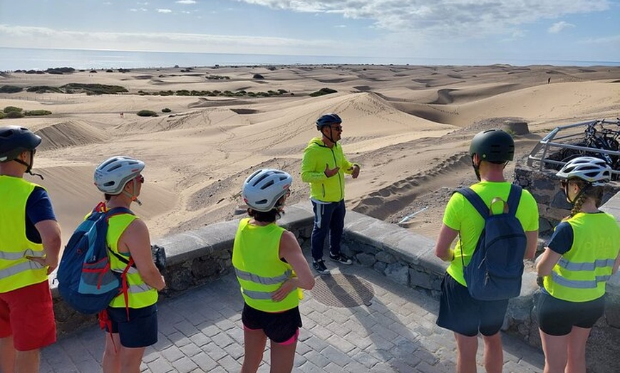 Image 22: Maspalomas - Meloneras : Visita guiada al atardecer e-Scooter 2 plazas