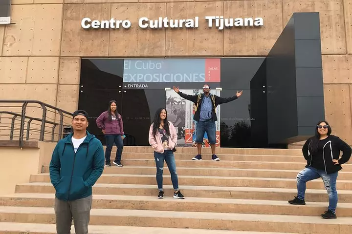 Puerto Nuevo Lobster, Margaritas and Mariachi Private Tour