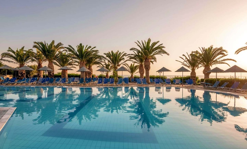 Image 47: ✈ CRETE | Hersonissos - Mediterraneo Hotel 4* - Outdoor swimming pool