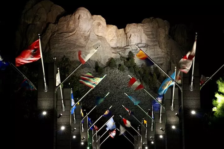Stars & Stripes: Mount Rushmore Night Ceremony - Primary Image
