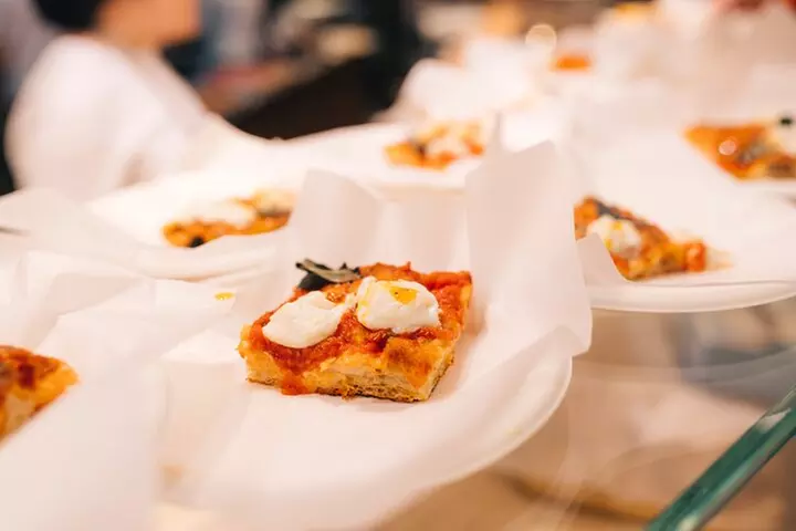 Foods of NY Tours Chelsea Market Food Tour & High Line Park