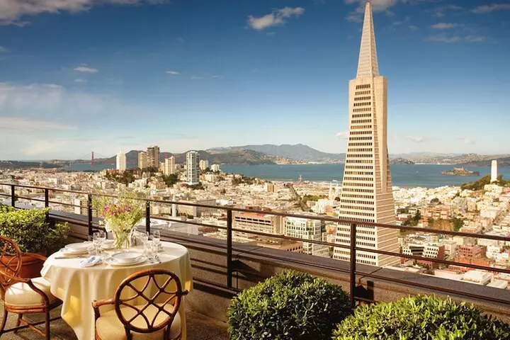 San Francisco: Hop-On Hop-Off Deluxe Bus Tour with 20 Stops