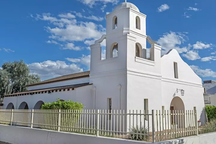 Exclusive: Happy Cactus Tour to Apache Trail & Superstition Mtn