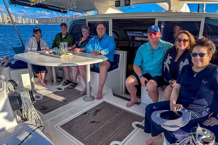 3 Hour Luxury Private Sailing Catamaran for 7-12 People
