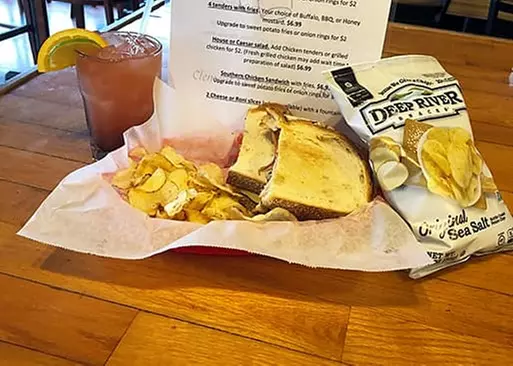 5% Cash Back at Clemento's Pizzeria & Brew