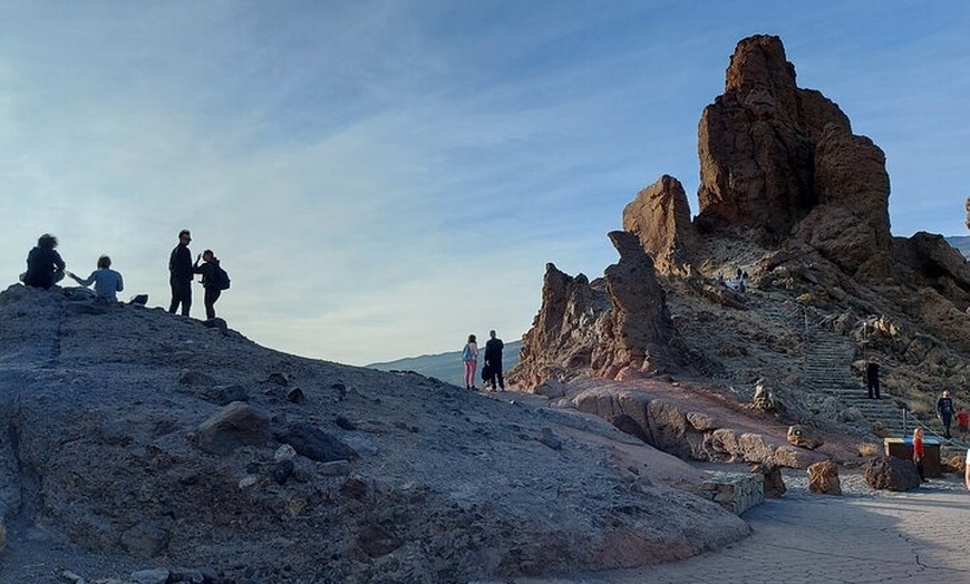 Image 7: Parque Nacional Teide con furgoneta