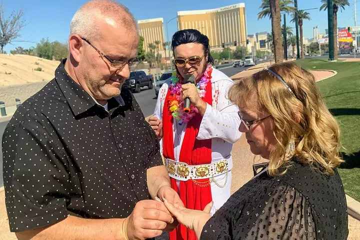 Get Married: Elvis Wedding + Las Vegas Sign + Photography