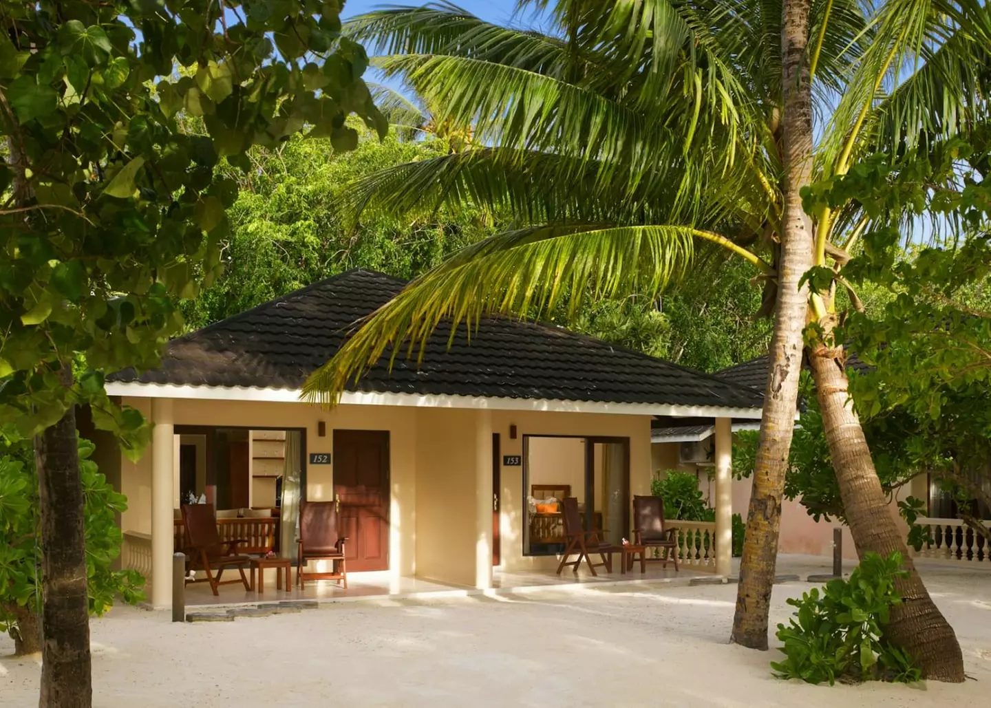 ✈ MALDIVES | North Malé Atoll - Villa Nautica Paradise Island Resor...