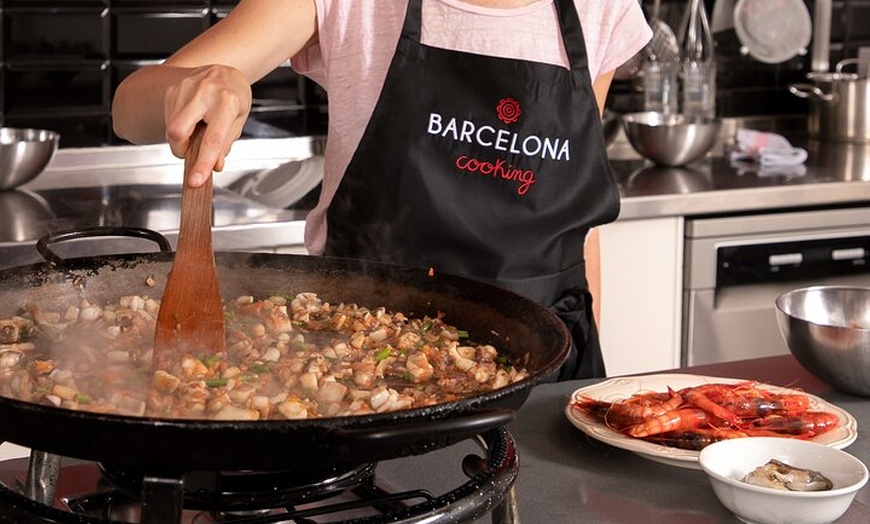 Image 9: Clase de cocina con paella Las Ramblas y el mercado de la Boquería ...