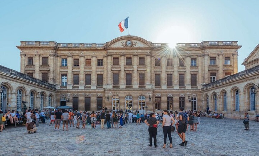Image 3: Visite privée à pied monumentale du XVIIIe siècle à Bordeaux