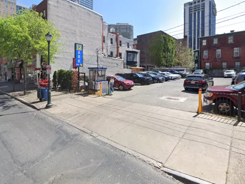 Parking at 2036 Chestnut St. Lot