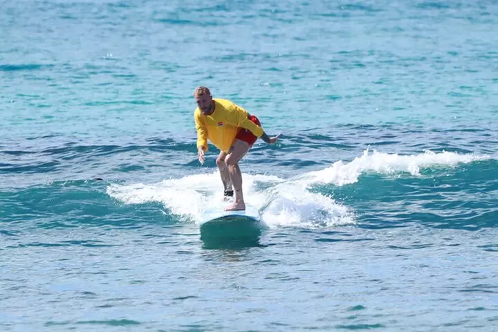 Semi-Private Surfing Lesson in Waikiki, Oahu