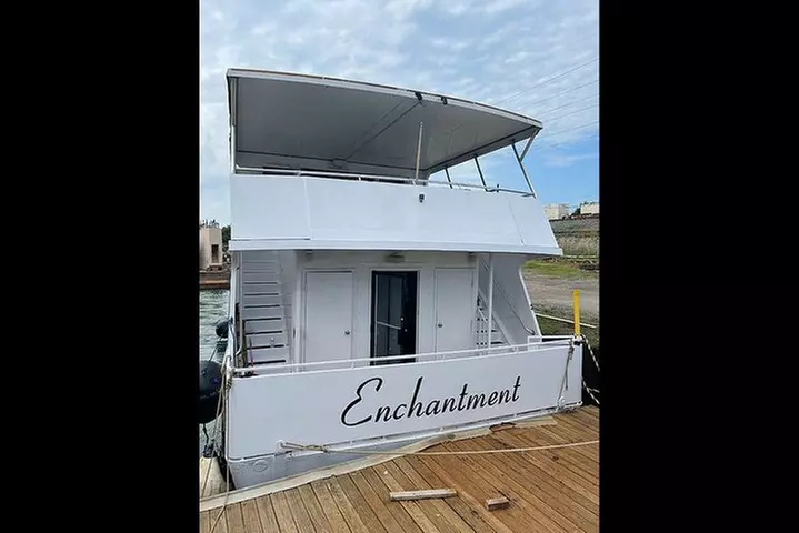 Chicago Skyline Tiki Chic Party Cruise on Lake Michigan