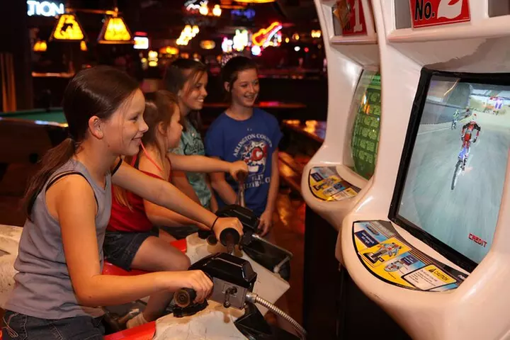 Billy Bob's Texas Honky Tonk Dinner and Photo Package