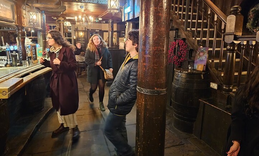 Image 8: London Historical Pub Tour with Pilgrims and Pirates