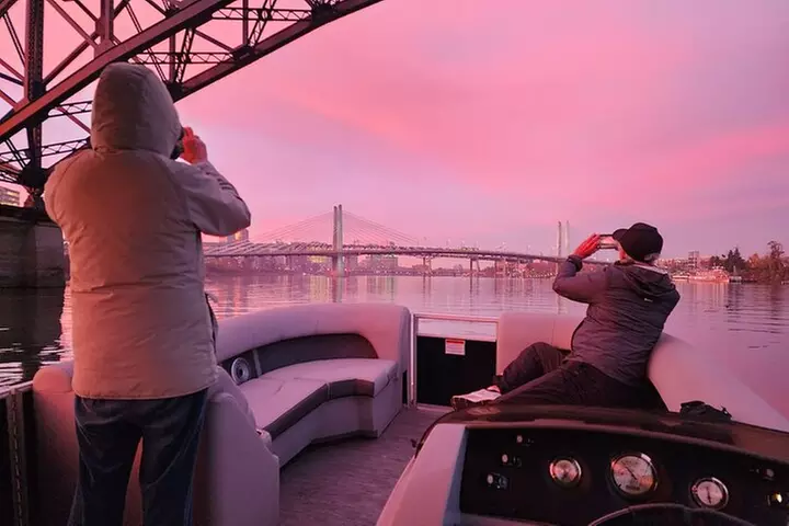Scenic 2-Hour River Cruise to the Majestic Willamette Falls!
