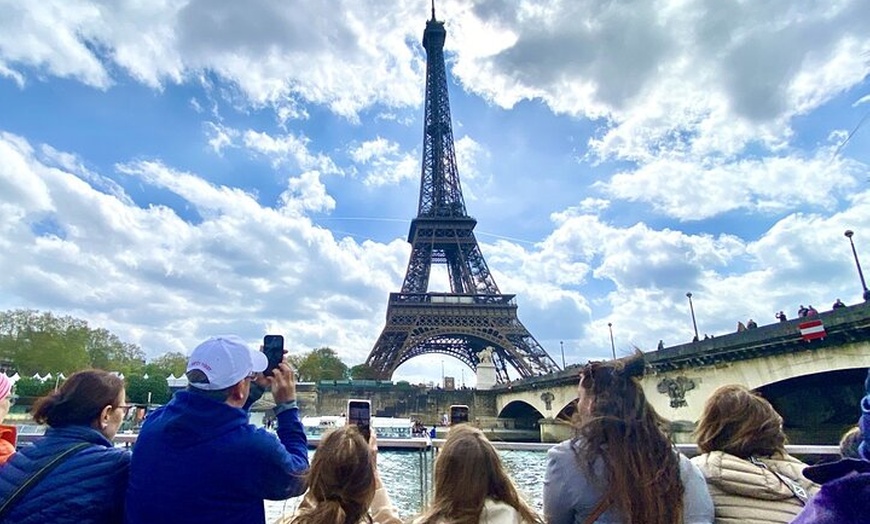 Image 5: Luxury Paris Day Trip from London with Seine River Lunch Cruise