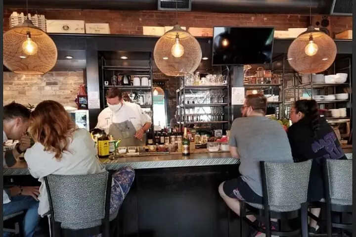 Undiscovered Charleston: Half Day Food, Wine & History Tour with Co...