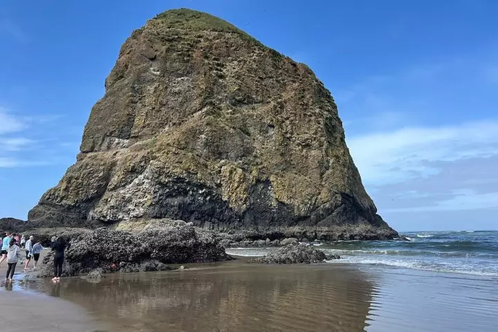 Full-Day Tour: 4 Coastal Towns + Haystack Rock & Chowder