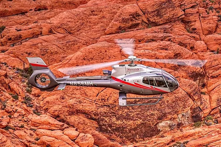 Red Rock Canyon Helicopter Tour with Landing and Champagne Toast
